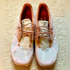On Cloud Rose Gold Pink Tennis Shoes Size 7